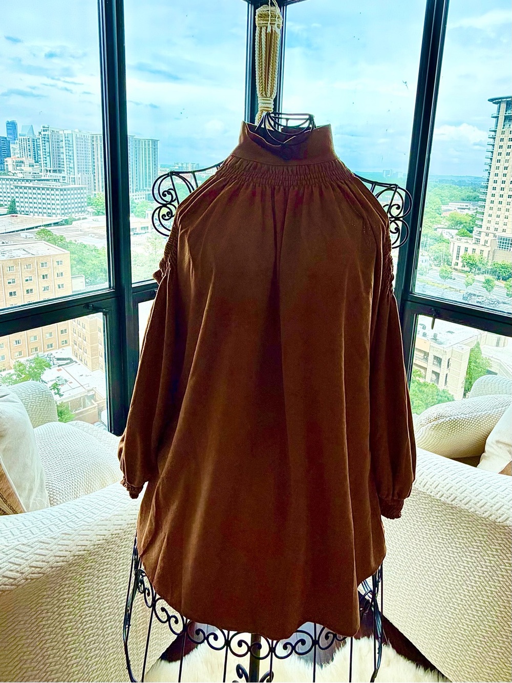 Women’s Brown Cold-Shoulder Smocked Neck Top